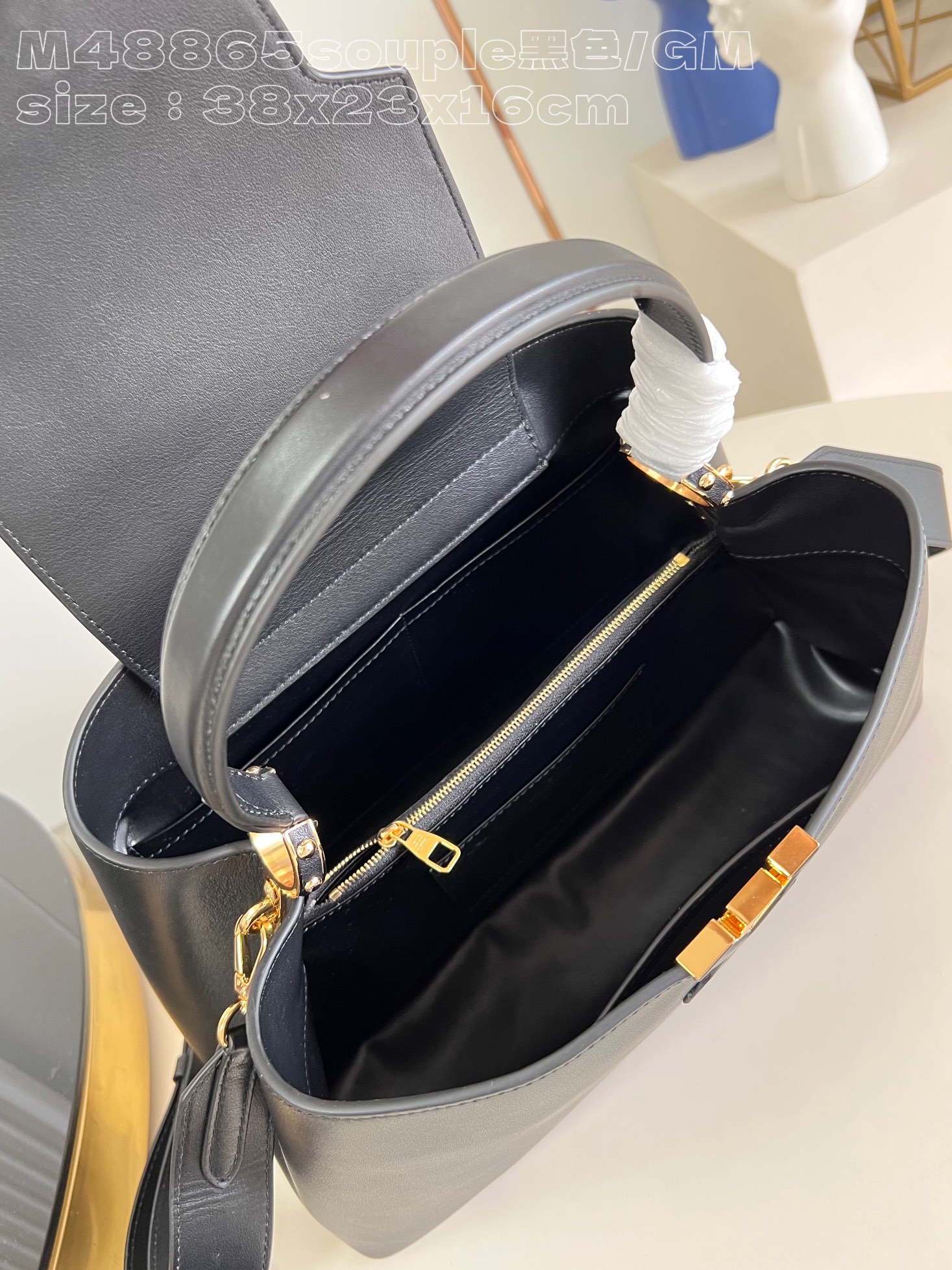 Louis Vuitton M24607 Capucines GM Souple Black